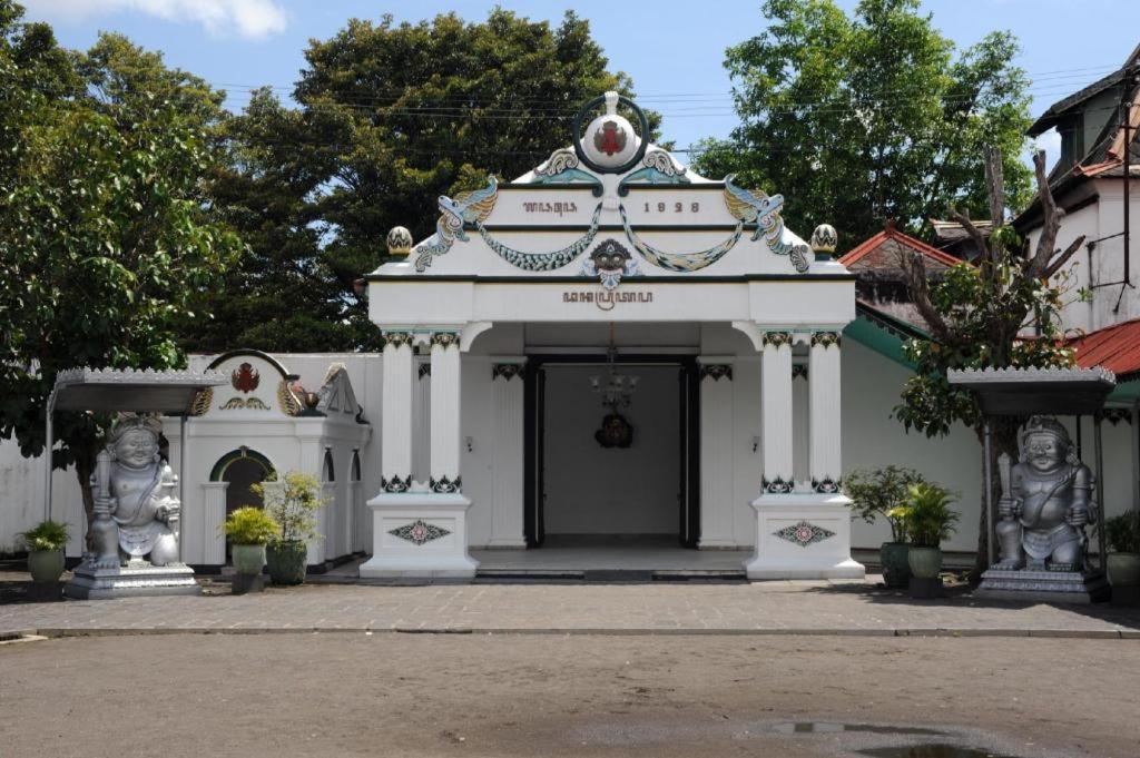 Tasneem Hotel Malioboro Jogjacarta Exterior foto